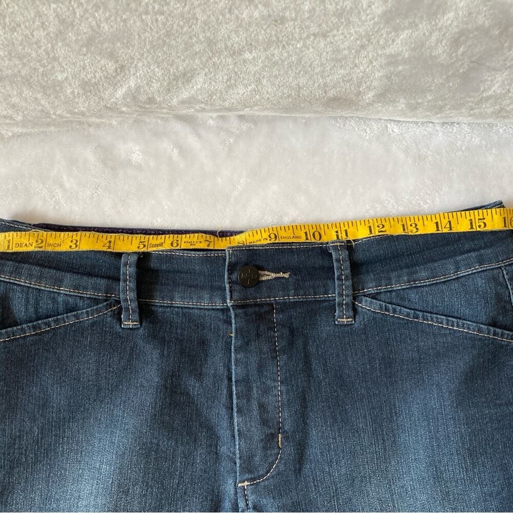NYDJ Medium Wash Bermuda Denim Jean Shorts Size 8 - Picture 9 of 10